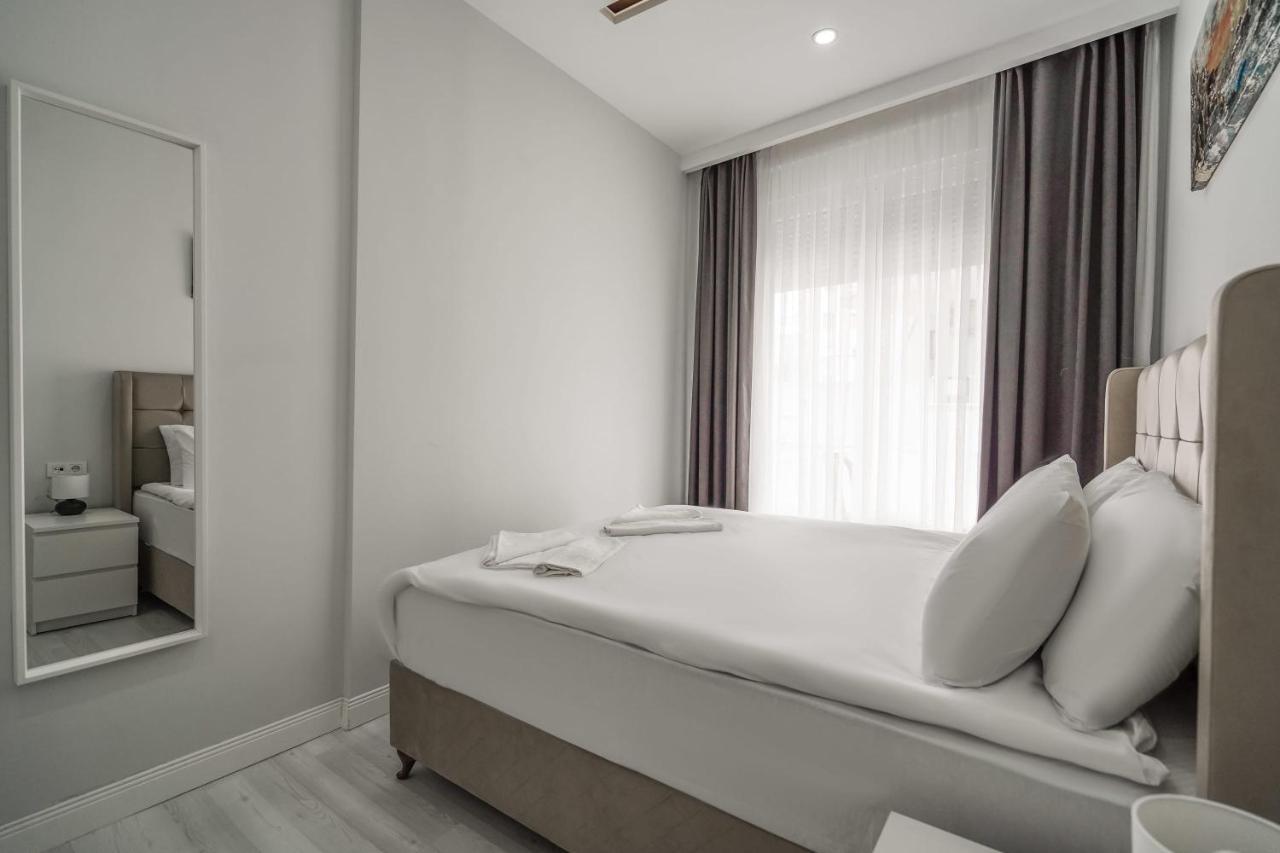 Charming And Central Flat Near Beach In Muratpasa Apartament